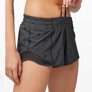NWT Lululemon Hotty Hot Short II 2.5"